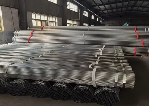 0.5-60Mm Hot Rolled Welded Steel Pipe Bentuk bulat persegi panjang dengan tutup ujung