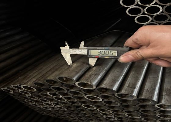 Industrial Heat Exchanger Steel Tube Seamless Cold Drawn Precision untuk Transfer Panas yang Optimal