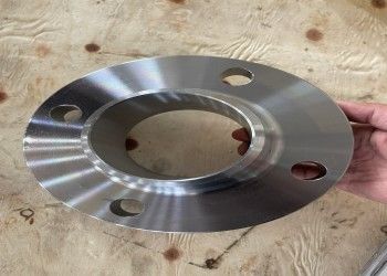 Permukaan baja tahan karat Slip On Flange untuk kinerja koneksi berujung