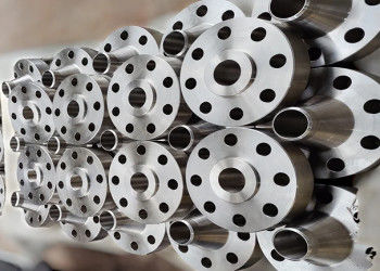 Permukaan baja tahan karat Slip On Flange untuk kinerja koneksi berujung