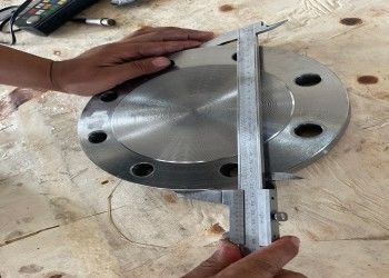 Flens Buta Baja Kelas 900 Berulir Solusi Sempurna untuk Sambungan Gas Tugas Berat