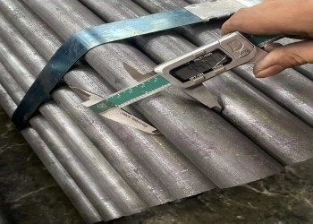 ISO Heat Exchanger Steel Tube 0.7-30MM Ketebalan dinding Panjang kustom