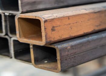 Besi Berongga Gulung Panas dengan Grade Q195-235 dan Pilihan Permukaan yang Disesuaikan untuk Aplikasi Struktural