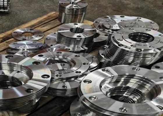 1/2 Inch hingga 48 Inch Steel Slip On Flange dengan permukaan minyak tahan karat dan standar ANSI untuk koneksi pipa yang aman