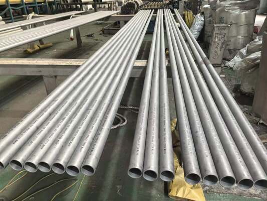 Pipa baja tanpa jahitan dengan ketebalan dinding 2 mm sampai 60 mm Lapisan FBE dan panjang yang disesuaikan untuk aplikasi industri