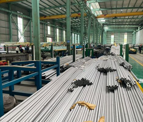 Pipa baja tanpa jahitan dengan ketebalan dinding 2 mm sampai 60 mm Lapisan FBE dan panjang yang disesuaikan untuk aplikasi industri