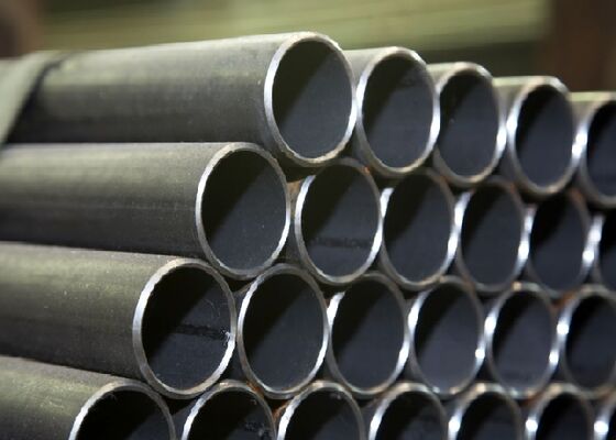 Hot Finished Annealed Alloy Steel Tube untuk Beban Beban Berat dengan Ketahanan Suhu Tinggi