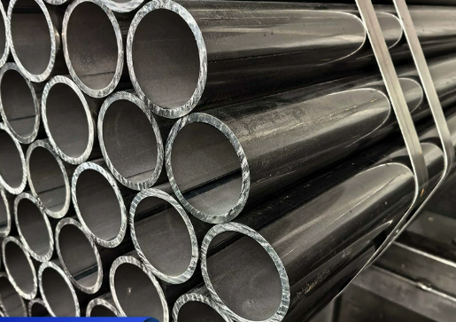 Pipa baja ERW dengan ketebalan dinding 0,5-60 mm dalam bentuk bulat, persegi, persegi panjang untuk penggunaan struktural dan industri